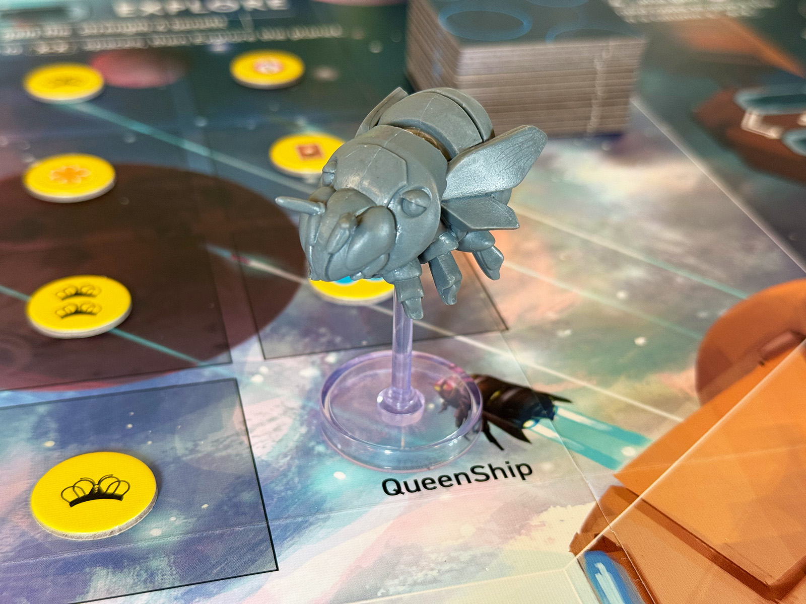 Apiary Traveling with the QueenShip A Fun Miniature to Explore Planets with in Apiary